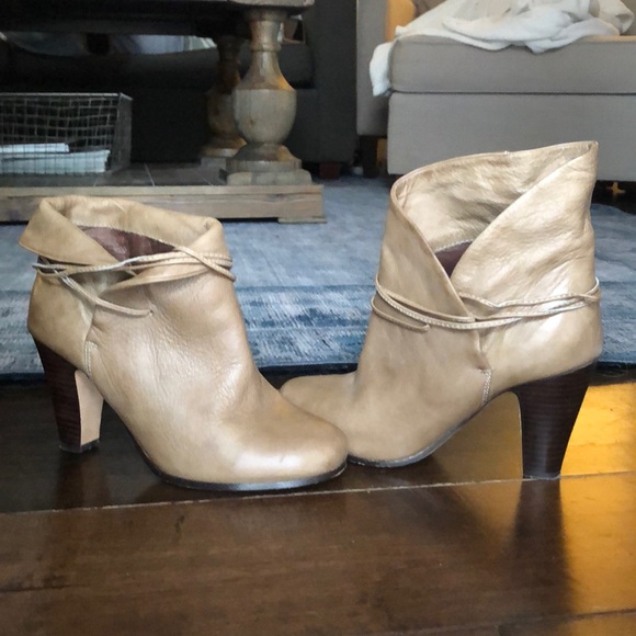 Dolce Vita Bootie - Picture 4 of 4